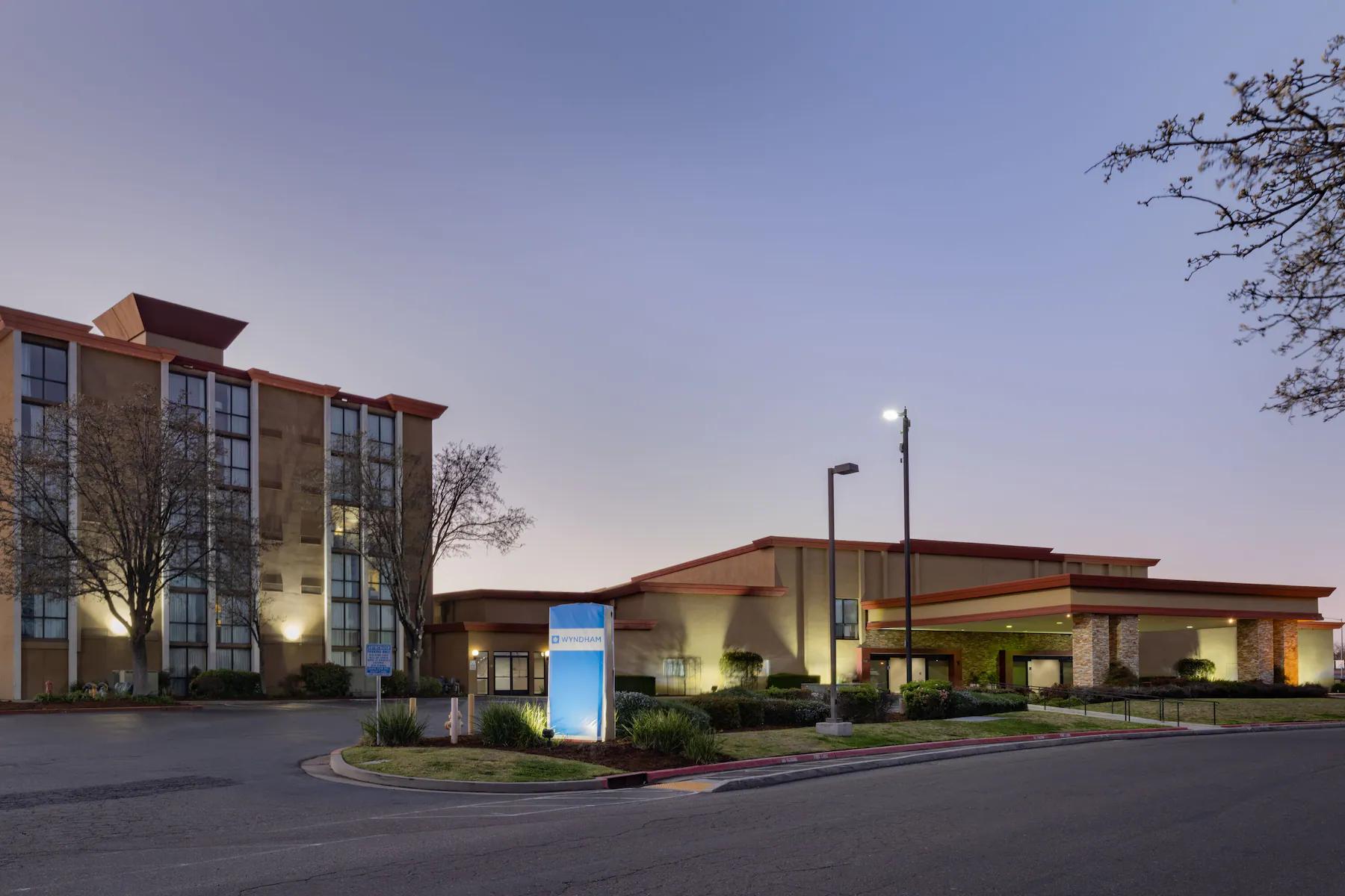 Wyndham Sacramento Hotel Exterior photo