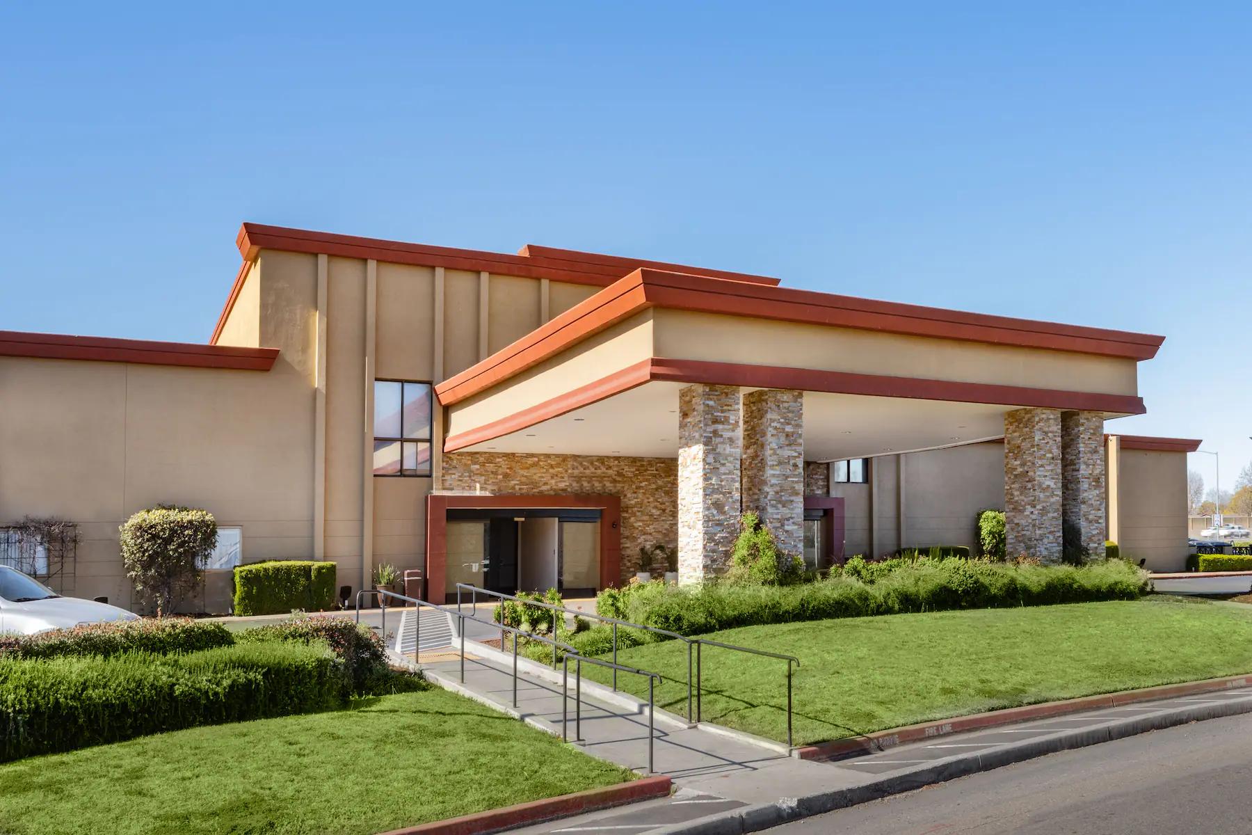 Wyndham Sacramento Hotel Carmichael Exterior photo